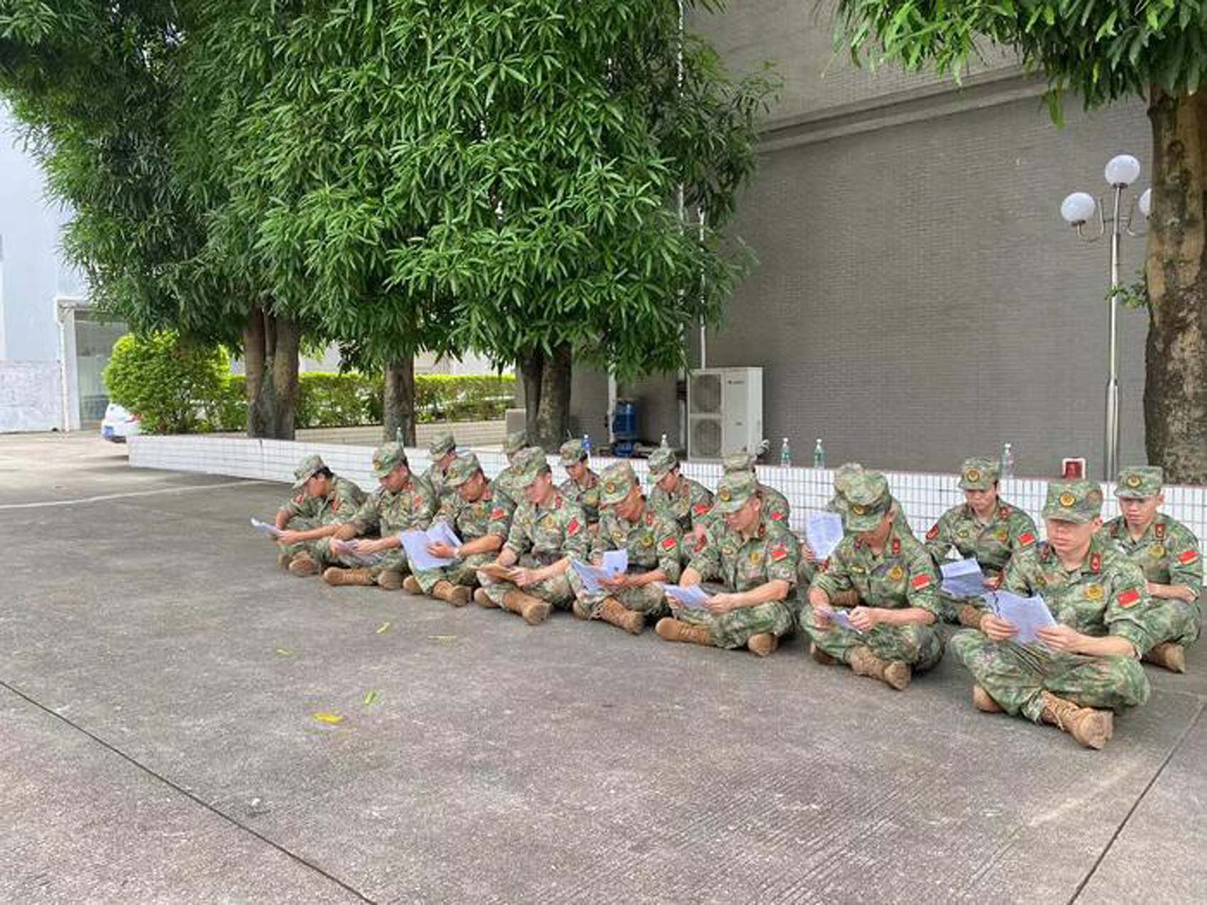 深圳市国防教育训练保障基地圆满完成2024年全市民兵训练保障任务