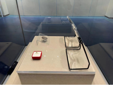 沙井文化&middot;龙纹铜镜、镶绿松石金耳环