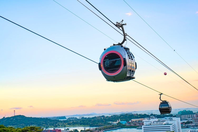 跟著《花少》暑期遊新加坡，打卡全球首創未來感 “天眼”纜車