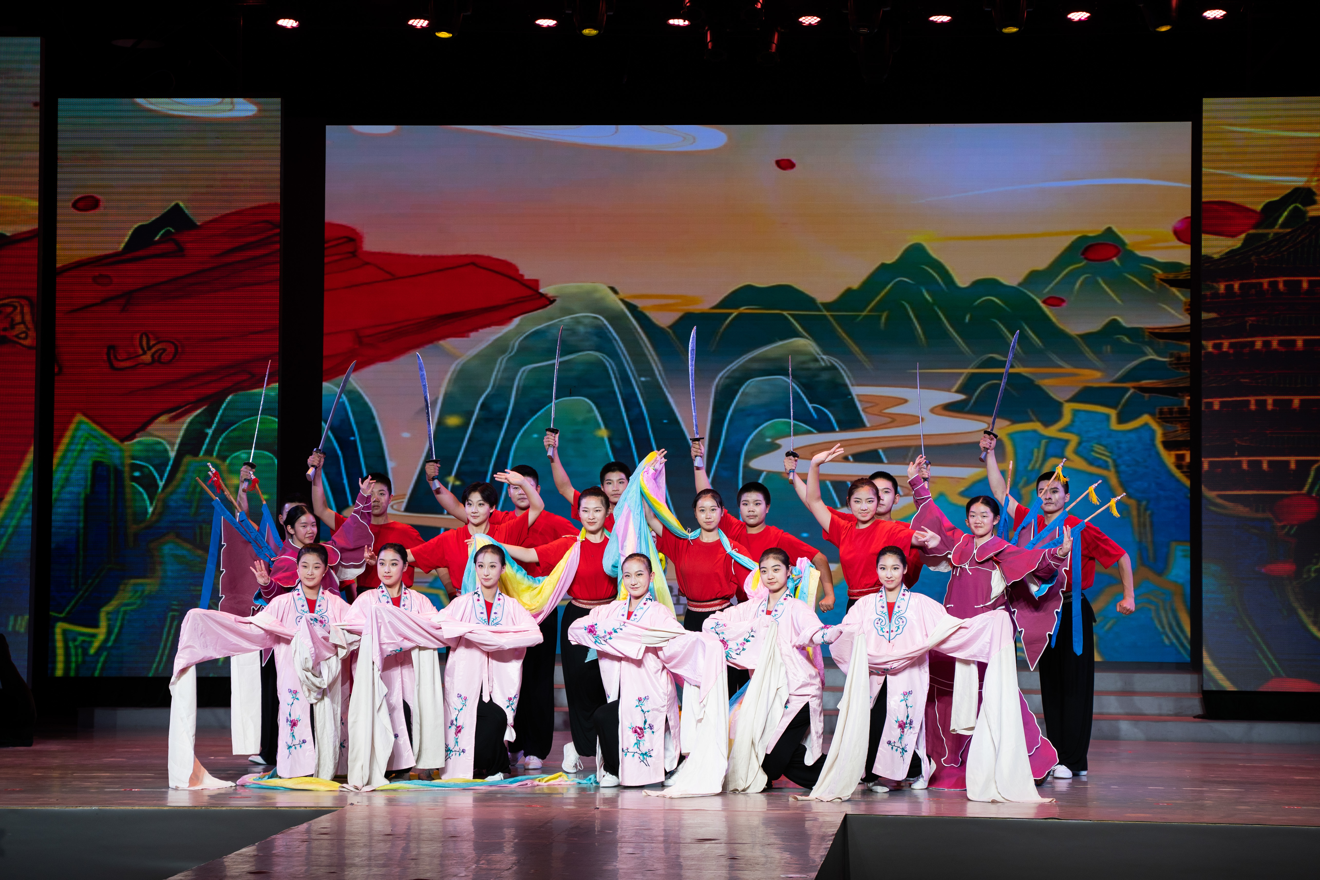 “锦绣江苏”徐州站： 打卡博物馆、品尝地锅鸡、体验梆子戏……美国学生说“很酷”！