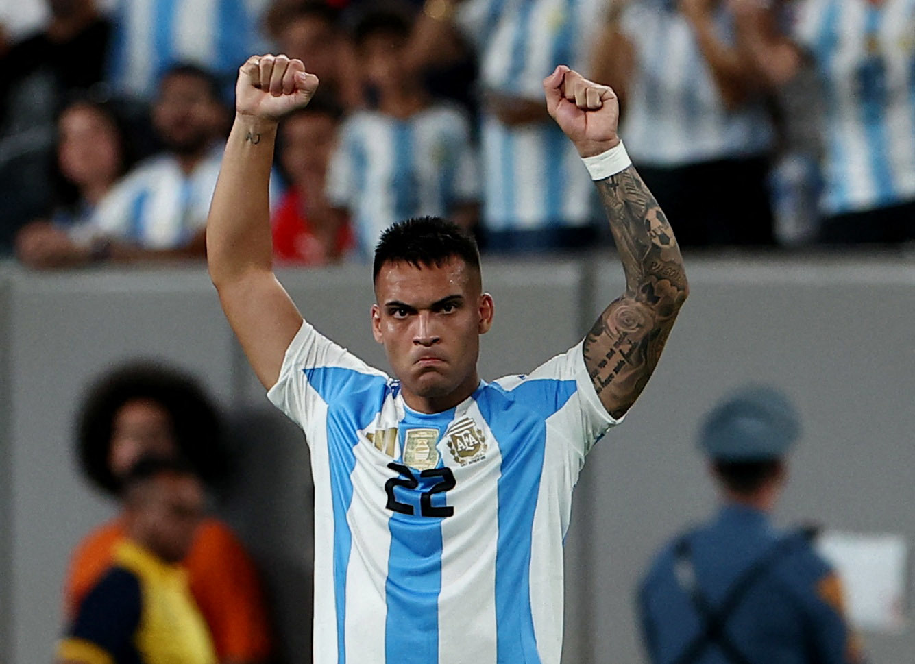 劳塔罗替补绝杀！阿根廷1-0智利两连胜提前出线