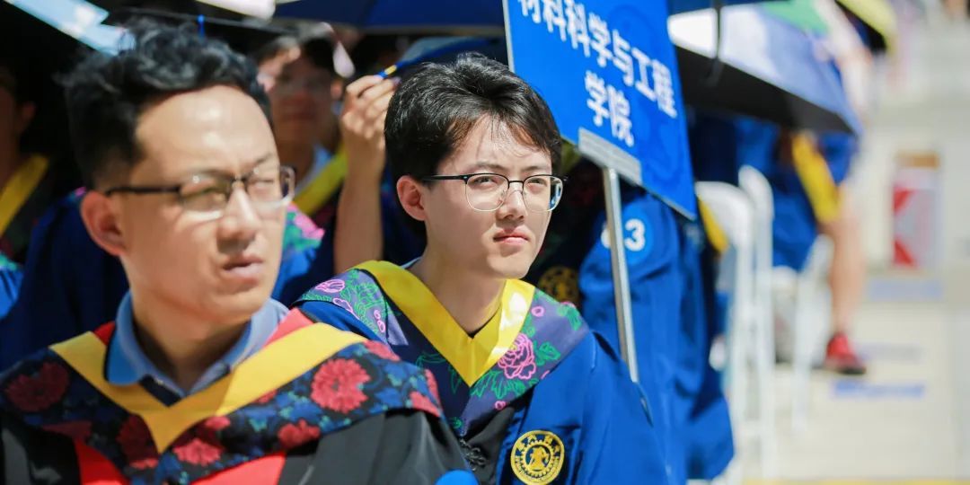 毕业学位证书考到没拿 凤凰网