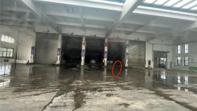 事故发生在八一垃圾中转站内二楼卸料平台4号卸料口。 图片来源:事故调查报告