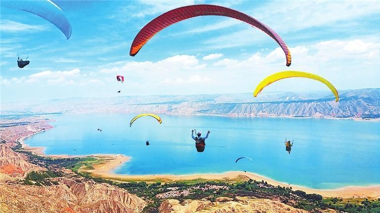 刘家峡国际滑翔营地