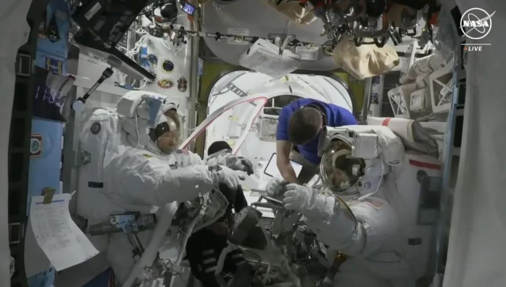 宇航服漏水,NASA最后一刻决定取消宇航员太空行走凤凰网北美_凤凰网