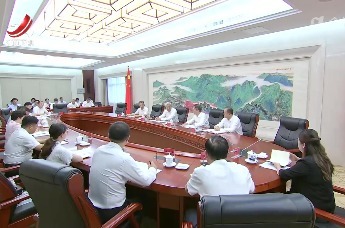 尹弘主持召开党建引领基层治理工作座谈会时强调 坚持以党建为引领 实施治理强基战略 着力构建共建共治共享基层的治理格局