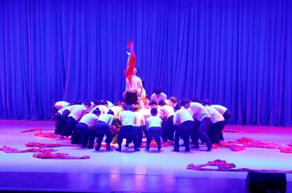 江西师范大学科学技术学院创新编排的艺术思政大课《黄河大合唱》首演