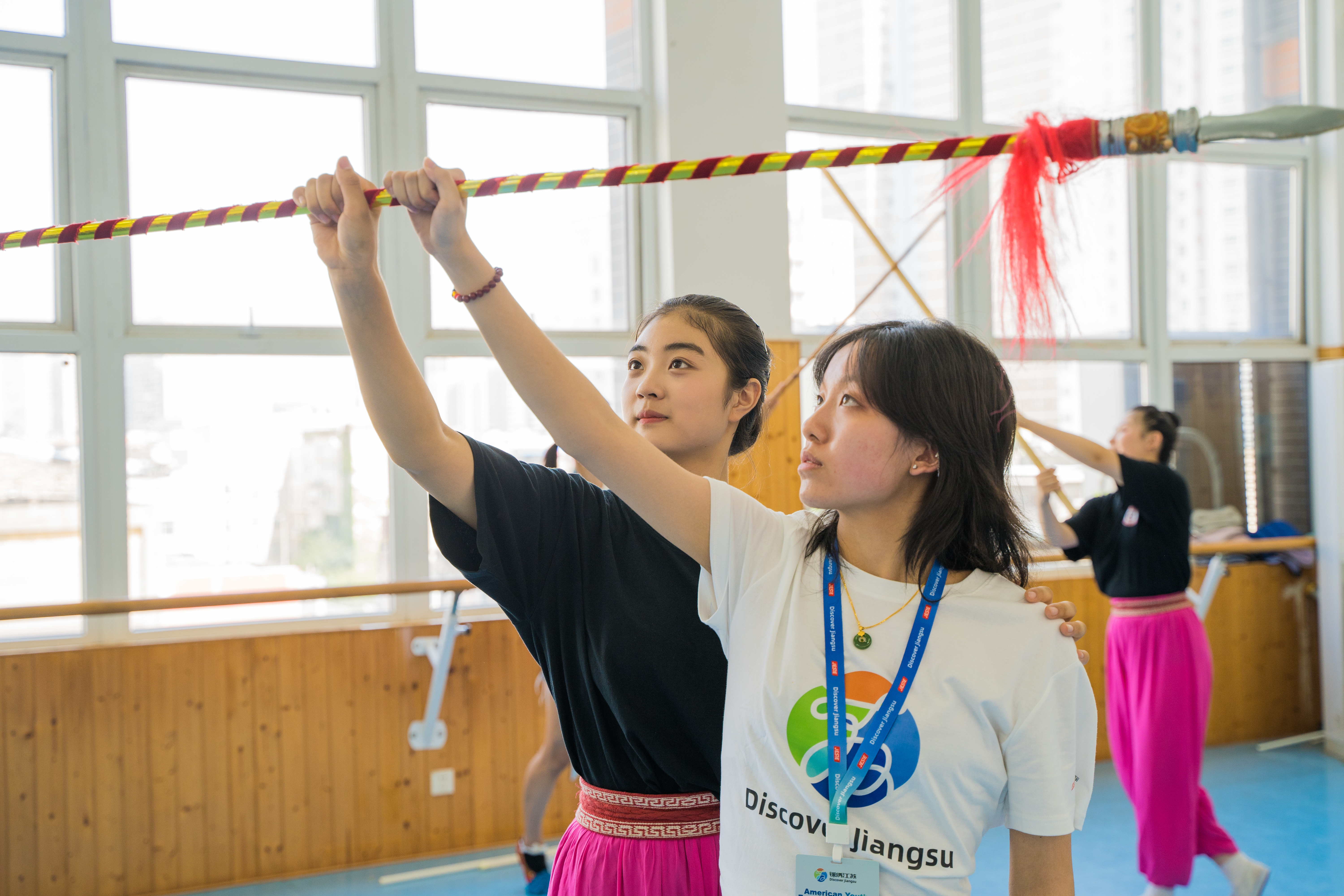 “锦绣江苏”徐州站： 打卡博物馆、品尝地锅鸡、体验梆子戏……美国学生说“很酷”！