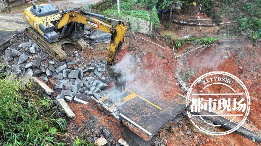 江西多地发生山体滑坡险情