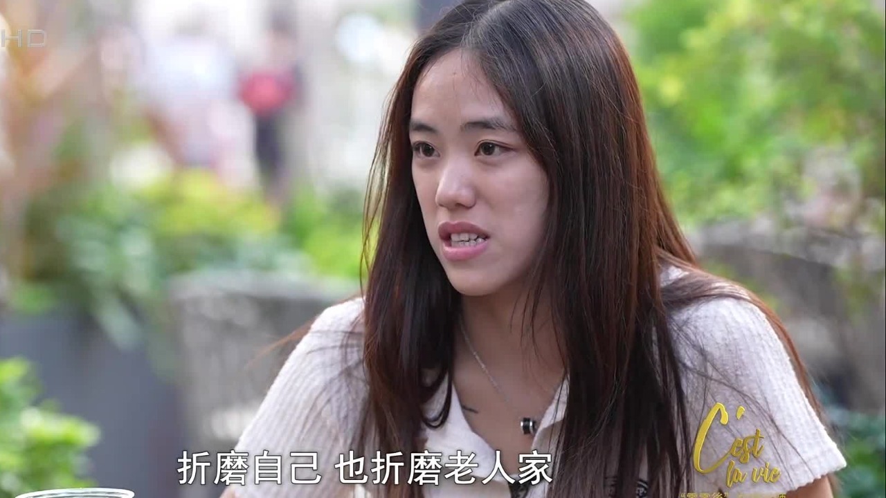 家属好面子要求临终老人洗澡，女助浴师边做边流泪：折磨自己也折磨老人