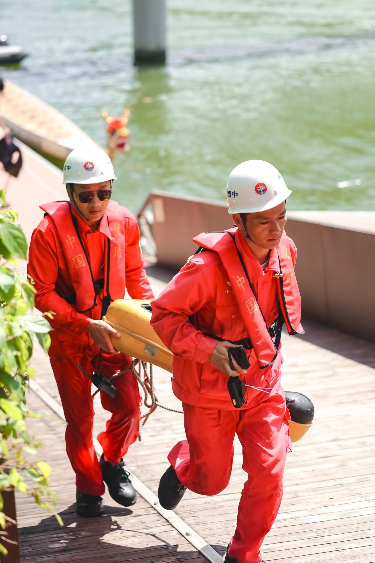 南山区海上搜救中心组织开展水上人员遇险搜救应急综合演练