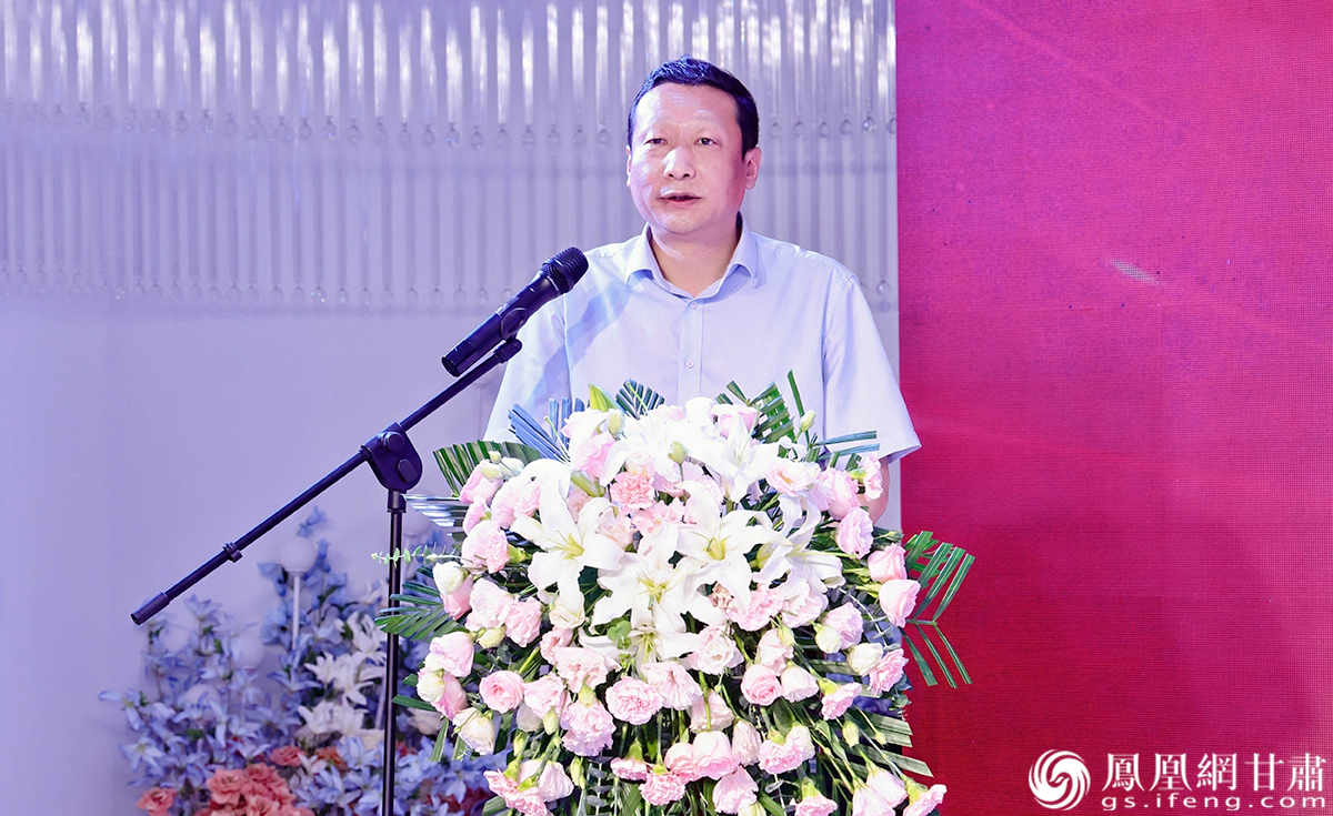 甘肃省工商联党组成员、副主席朵雪青表示,将为民营企业提供经济、法律和人才服务。甘肃省女企业家联合会供图