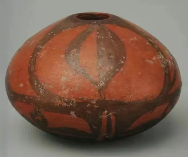 西和县宁家庄遗址出土的彩陶权杖头