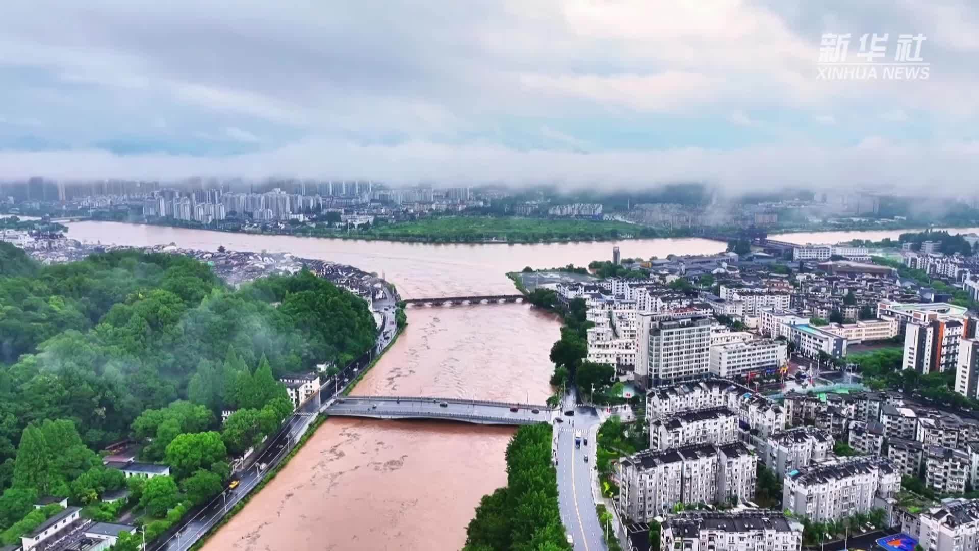 新华全媒+｜暴雨中的面孔_凤凰网视频_凤凰网