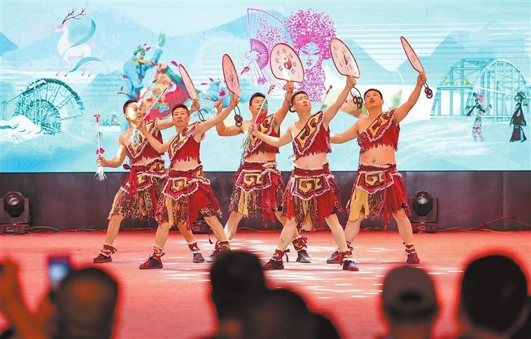 非物质文化遗产项目表演在黄河食渡精彩上演