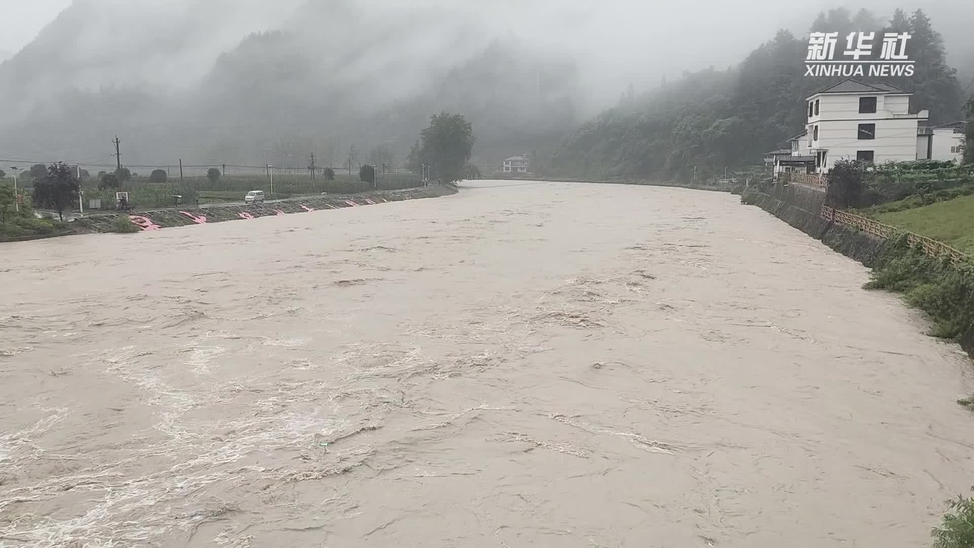 湖北恩施：以“迅”应“汛”迎战强降雨