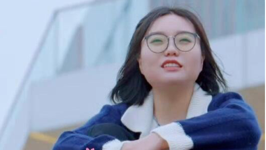 人设崩塌？娱乐圈才女李雪琴被曝造假证被北大录取，网友要求彻查封面图