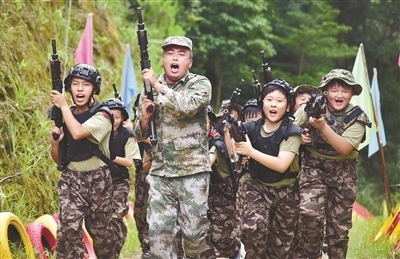 江西鹰潭：暑期户外拓展（图）