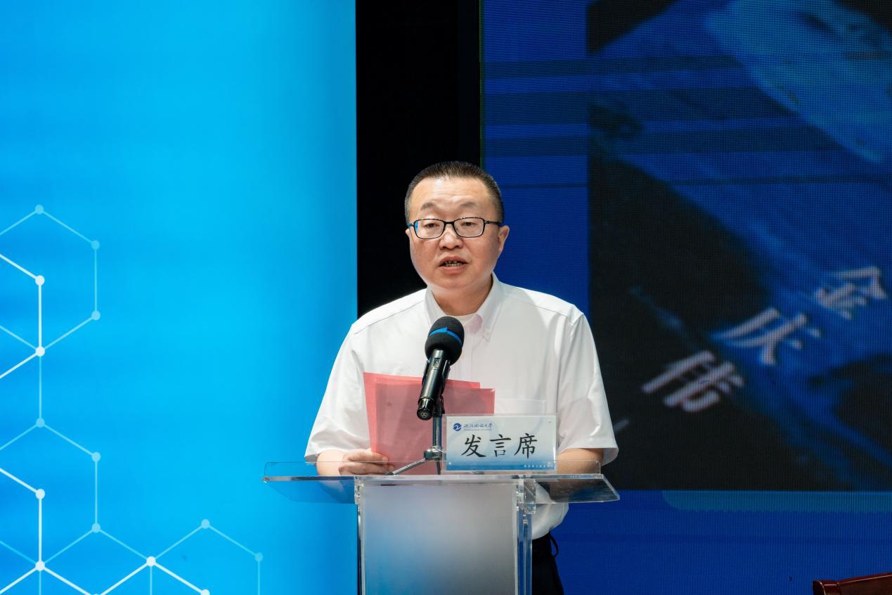 浙江开放大学副书记卢文辉