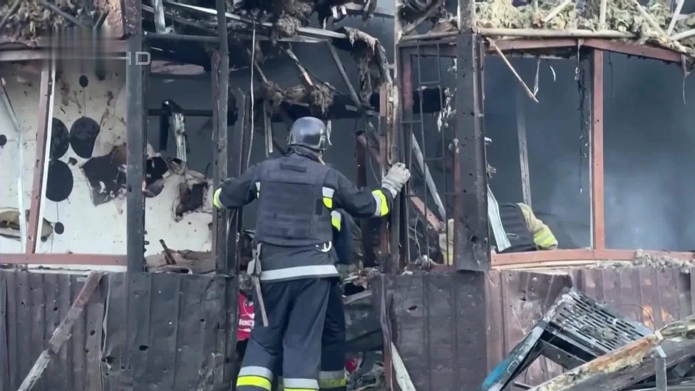 乌克兰扎波罗热遭俄罗斯导弹袭击，致7死31伤