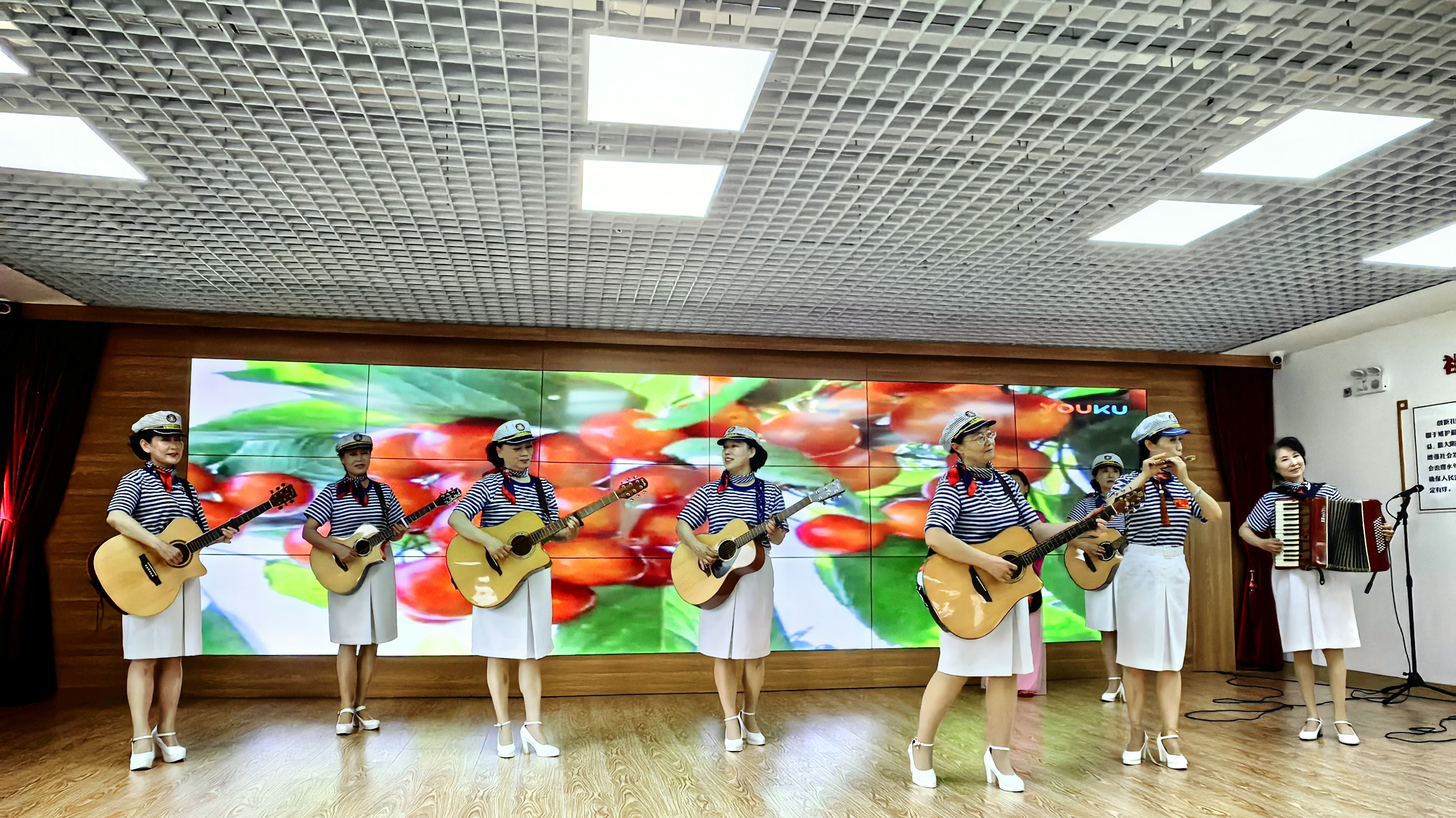 青岛市红色文化主题月红色文艺进社区首场演出成功举办