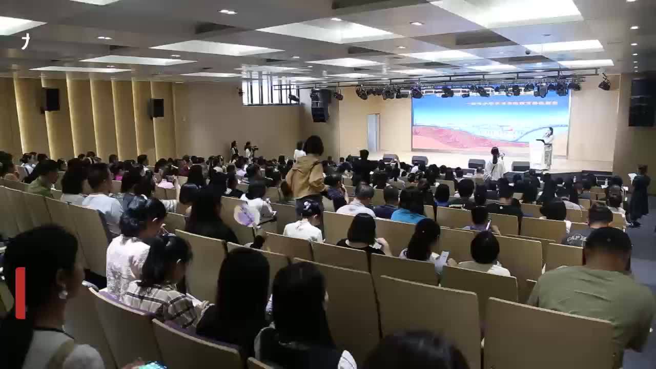 武汉经开区17所学校展示劳动教育成果，老师：孩子从田间种植到成品制作，学会爱劳动