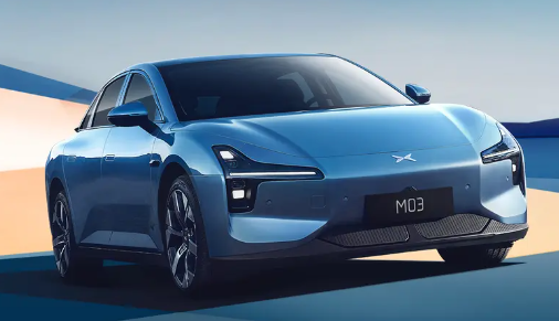 小鹏MONA M03全球首发亮相!何小鹏:专为年轻人打造的纯电轿跑