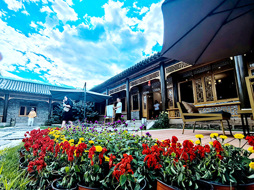 6月24日拍摄的位于承德县唐家湾旅居康养度假区的精品民宿。