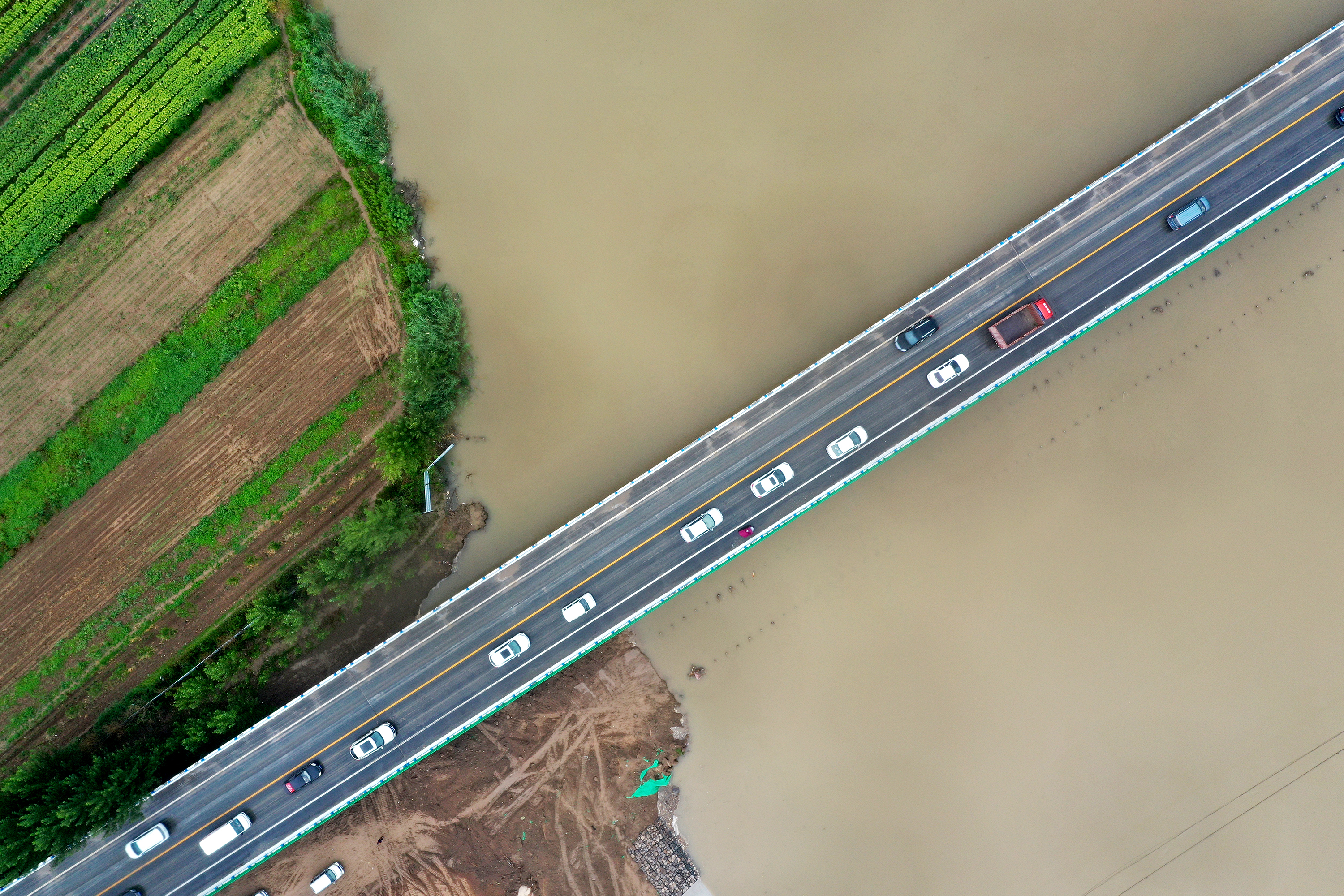 7月1日,姚庄桥灾后改造提升工程建成通车(无人机照片)。陈康 摄