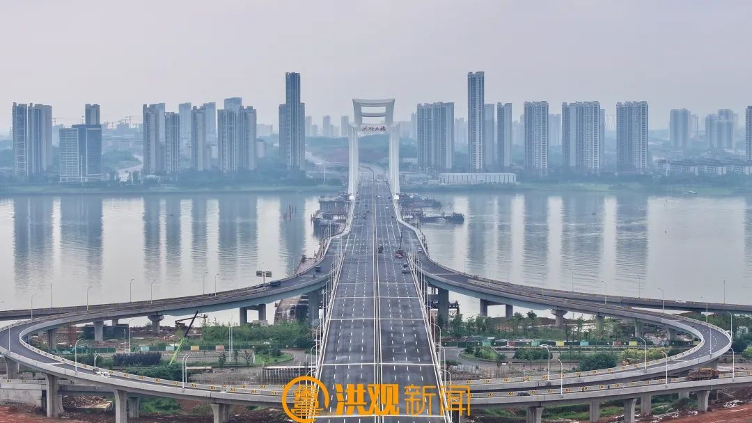 南昌洪州大桥通车了！市民大赞：路面宽敞，太方便啰！