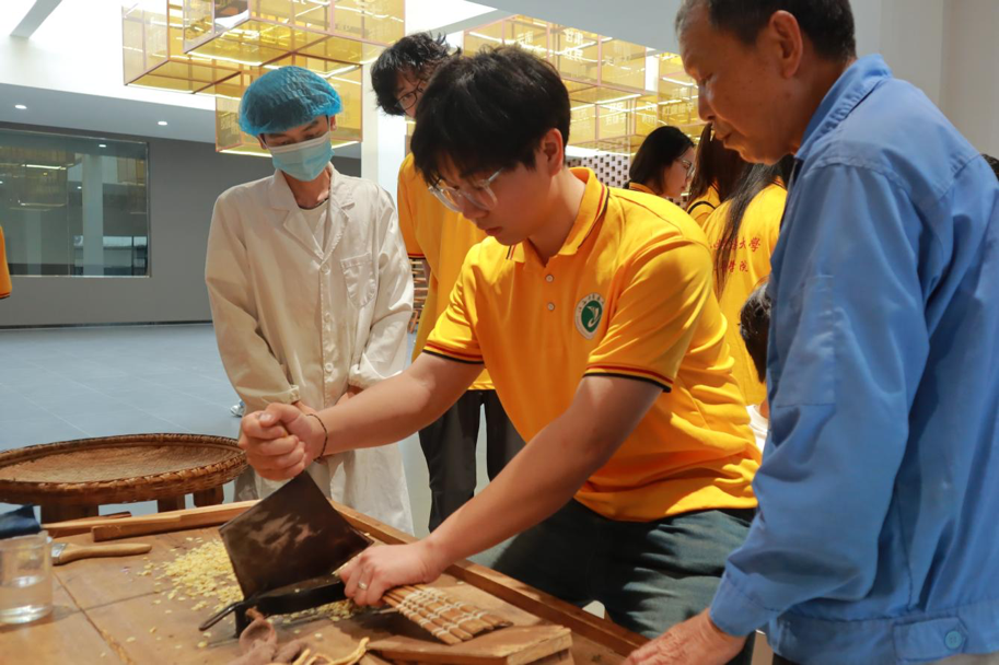 江西中医药大学临床医学院赴乐平市开展2024年暑期“三下乡”社会实践活动