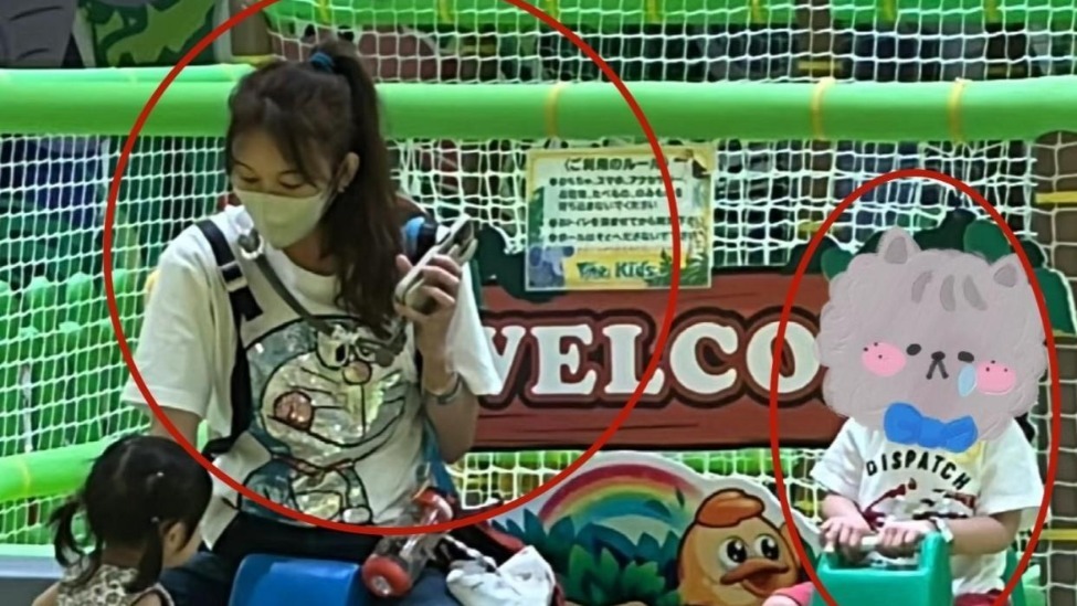 林志玲日本商场带娃显落魄！无保姆全程一人，浑身挂满儿童用品