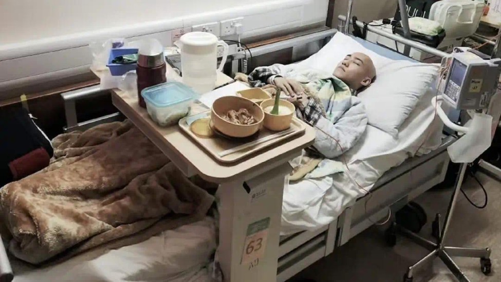担心！28岁TVB男星癌细胞扩散再入院，下半身已瘫痪，自觉生命在倒数