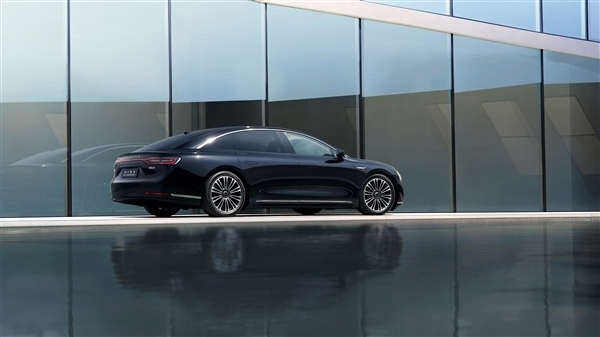 BBA中大型轿车最强国产敌手!享界S9能耗曝光:百公里13度电