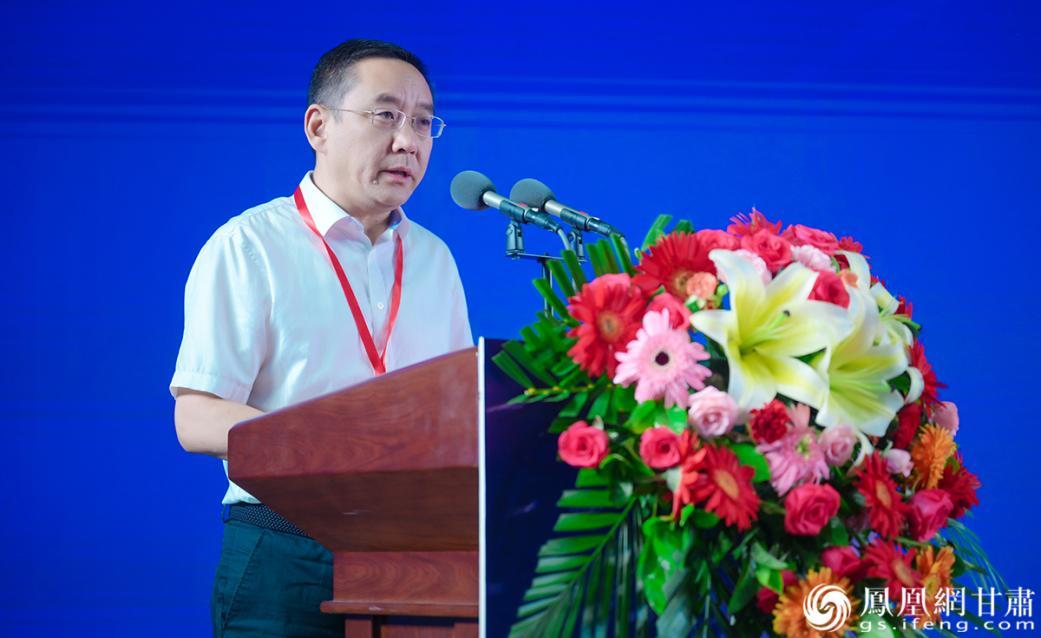 兰州新区党工委委员、管委会副主任张勇介绍兰州新区绿色化工产业发展情况