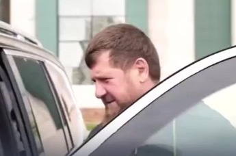 硬车配硬汉，卡德罗夫试驾中国SUV坦克500