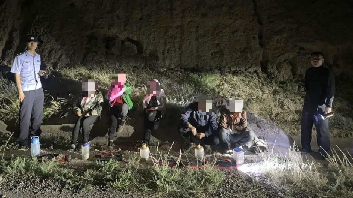 现场抓获犯罪嫌疑人