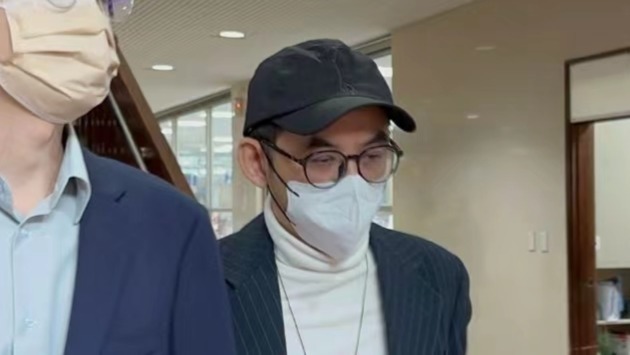 黄子佼被控以拍艺术照为由性侵 被传唤后未出庭封面图