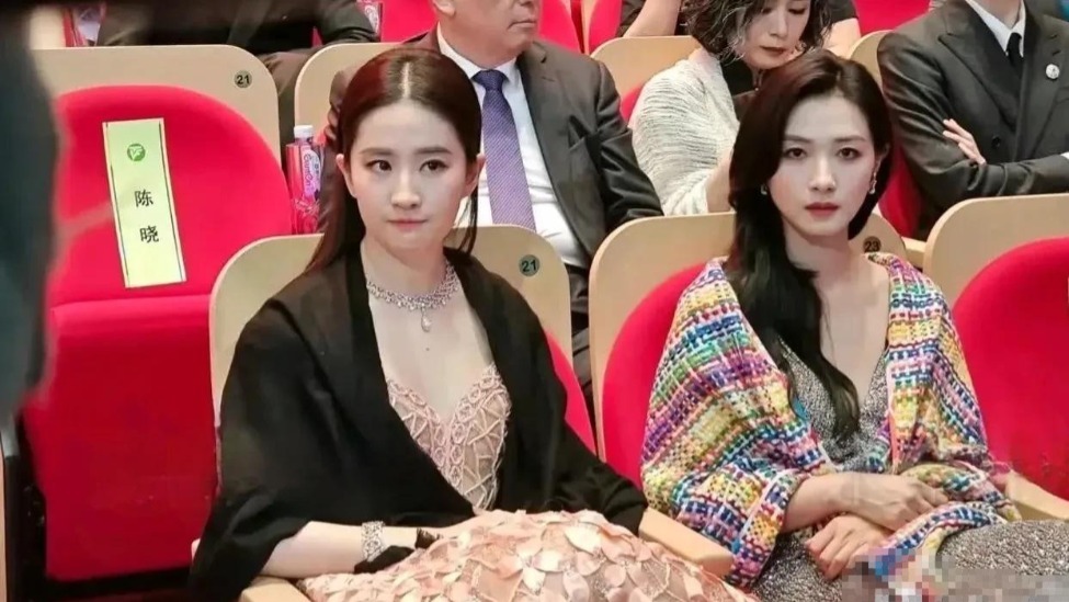 白玉兰奖盛典万茜美过刘亦菲 模样精致剔透