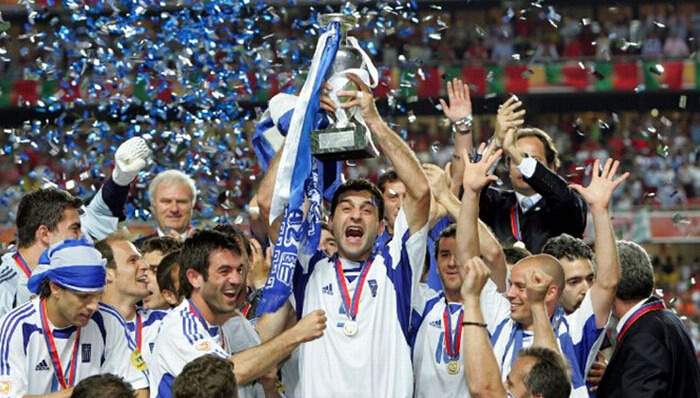 希腊队在2004年欧洲杯上上演了现实版的“希腊神话”。 图片来源：网络