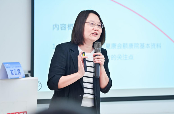 香港复康会中国及国际部高级经理刘淑燕进行经验分享