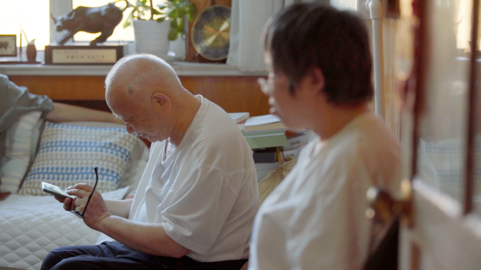 53岁患有精神障碍的魏海燕很多事已记不清，但提到父亲，她知道是做原子弹的，是个好人