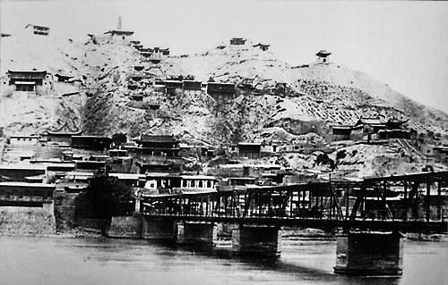 兰州早期建设的黄河铁桥(本版图片均为资料图)