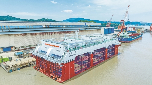 全省首个深远海半潜式智能化养殖平台交付