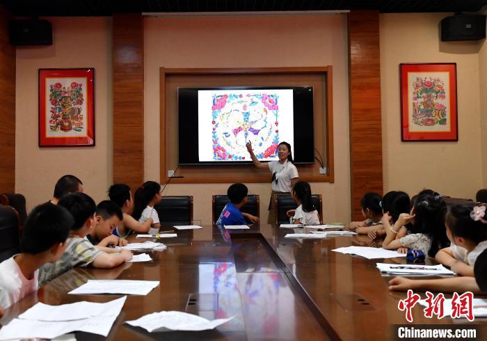 河北武强：“小小讲解员”培训让孩子们感受非遗魅力