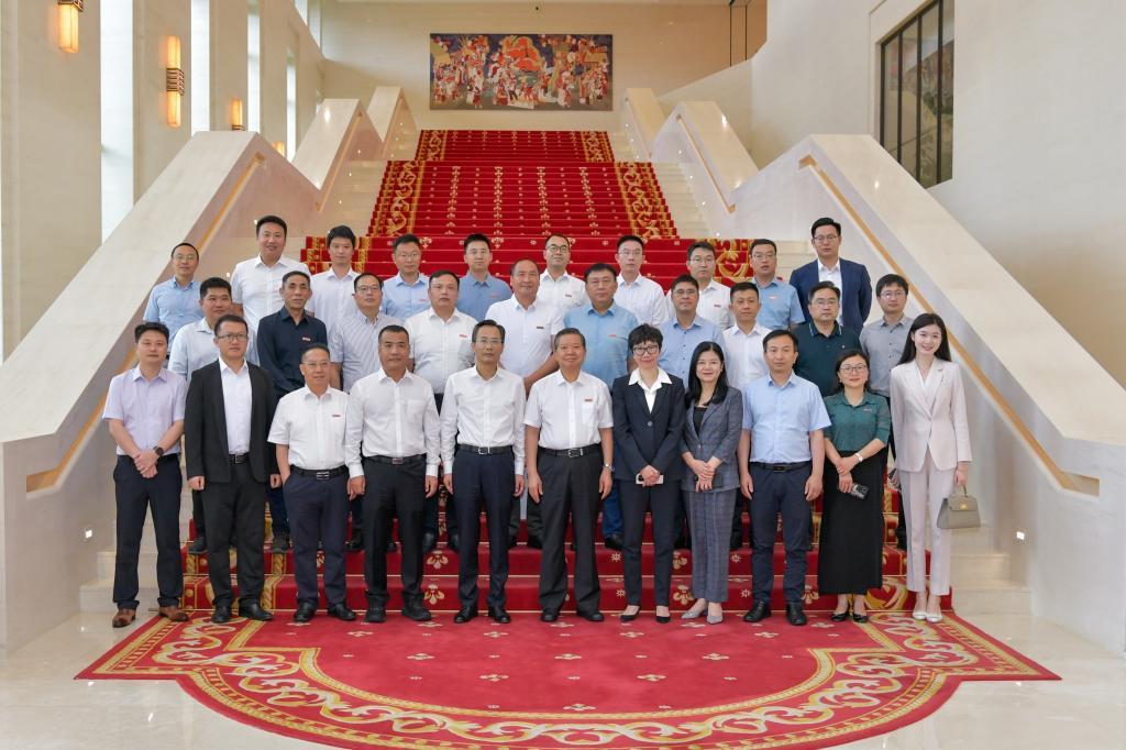 合影（摄影：华为技术有限公司提供）