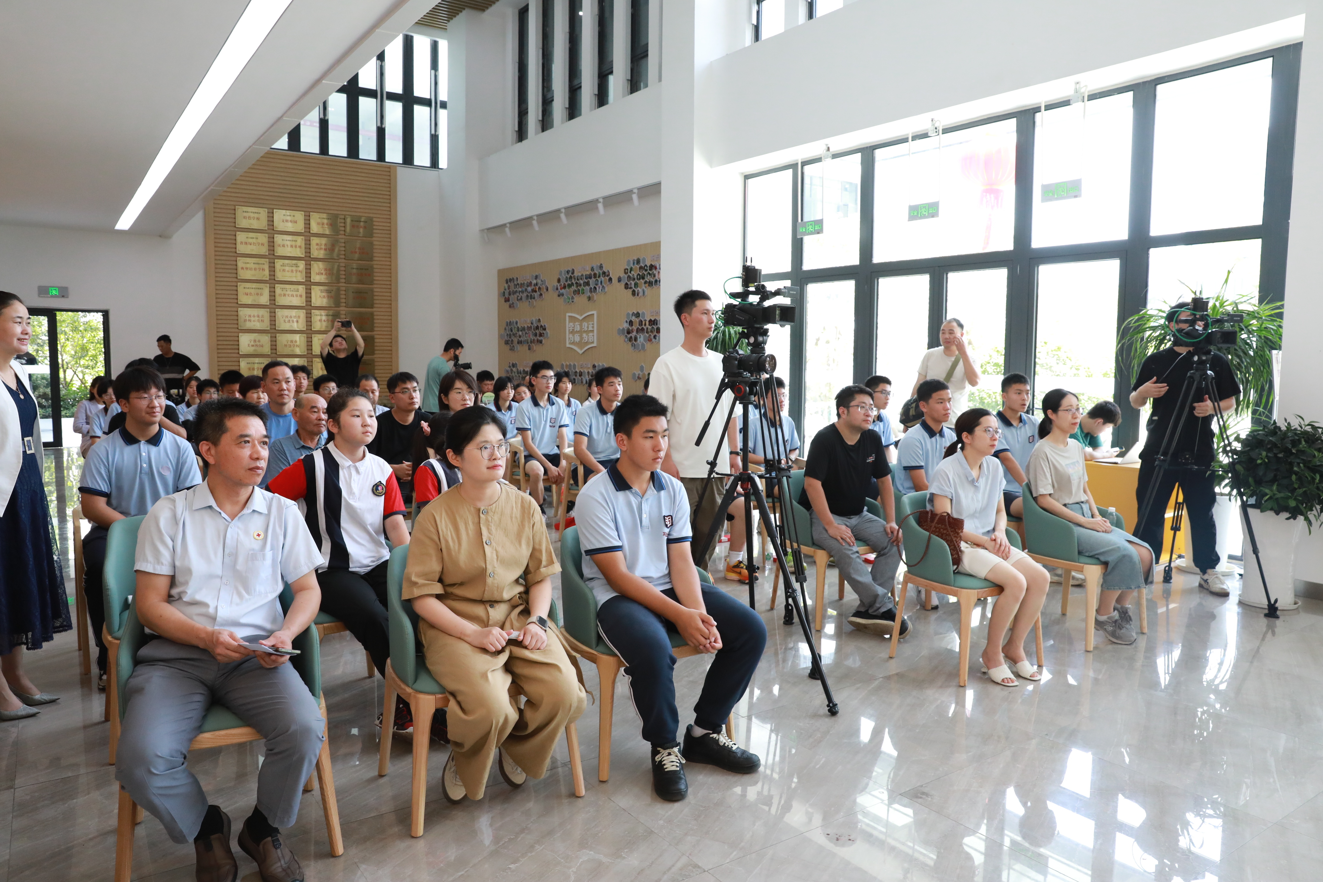 赞宁波 见文明|15岁“小孩哥”盛徐荦教科书式救人 急救科普专场发布会温情举办