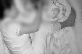 妈妈从监控发现保姆暴力哄睡，不断推搡、用力拍打婴儿头部，当事人：已报警