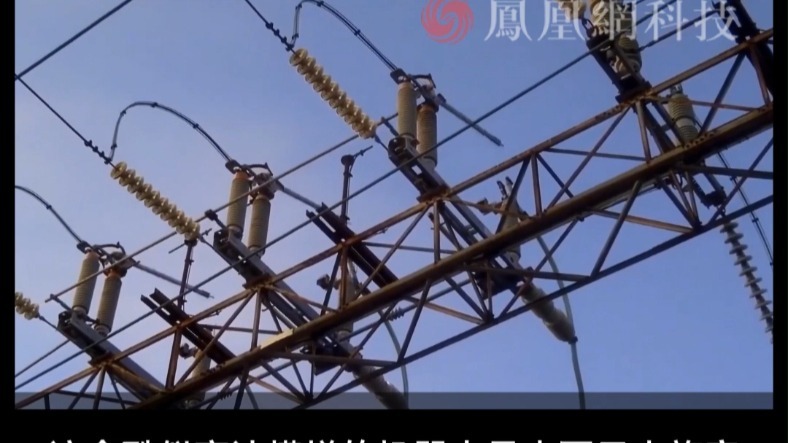 “高达”机器人维修铁路 日本用机器人维修铁路，造型酷似"高达“