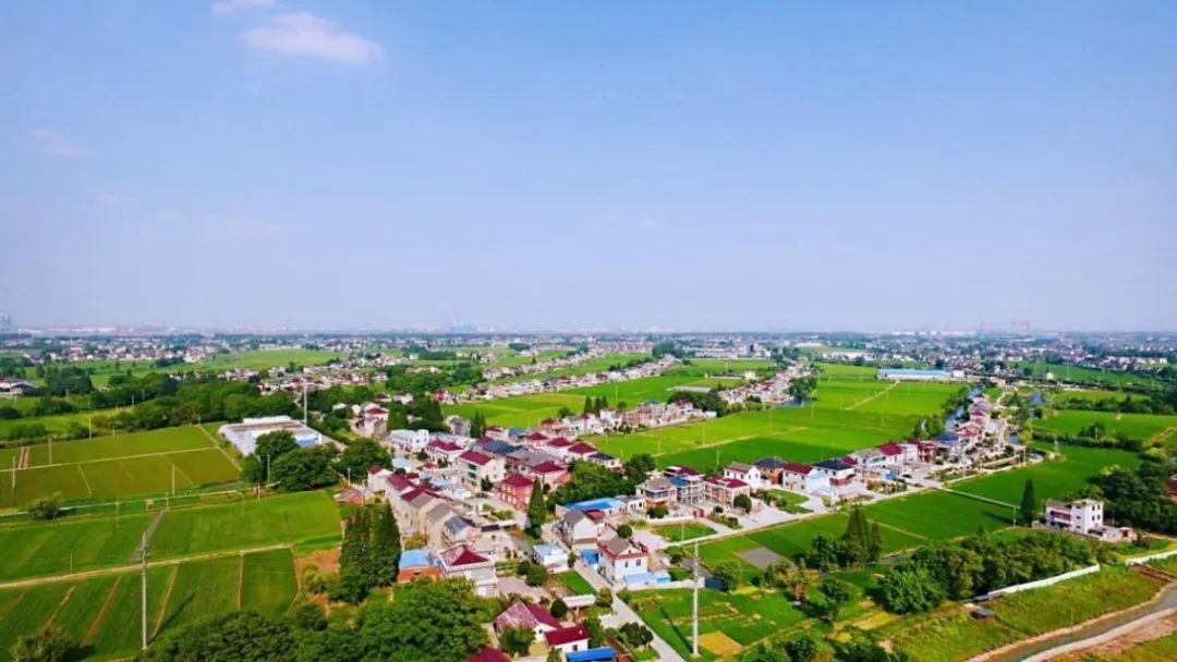 ▲ 扬中市实施“八位一体”运行维护机制后农村航拍实景